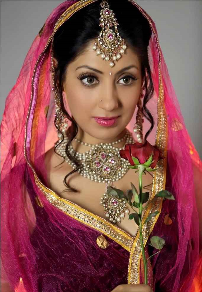 Gurleen Chopra Date of Birth Profile Wedding Plan Husband Name Family Pictures