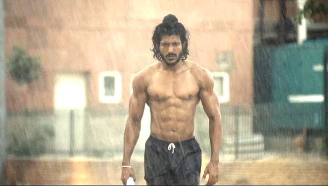 Farhan Akhtar Height Body Measurements Weight Biceps Size After Weight Loss