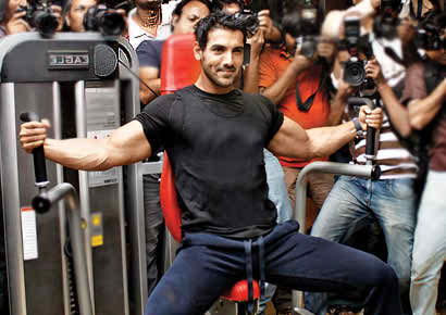 John Abraham Bodybuilding Workout Routine Diet Plan Chart Exercise Fitness Tips Abs Chest Biceps gym Yoga 03