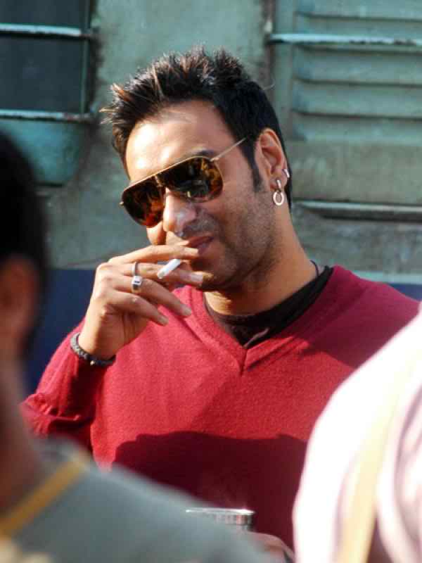 Ajay Devgan Body measurements Height Weight Chest Biceps Triceps Legs Sizes 