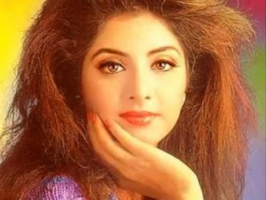 Divya Bharti Favourite Food Color Songs Music Actress Dress Workout Hair Color 02