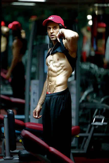 Hrithik Roshan Workout Diet Plan Breakfast Lunch Dinner Gym Exercise Bodybuilding Pictures 05