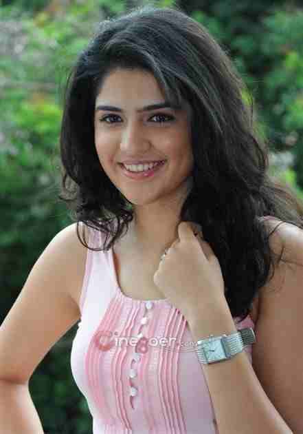 Deeksha Seth Body Measurements Hips Bust Breast Size type Height and Weight Pictures