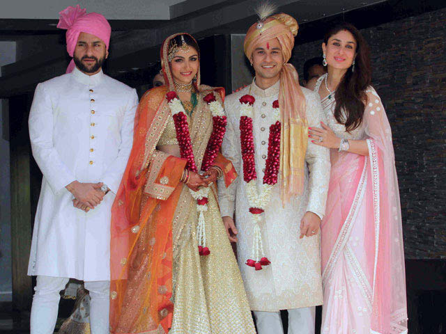 Kunal Khemu and Soha Ali Khan Wedding Photos Husband Wife Love Story Before Married Relationship  01