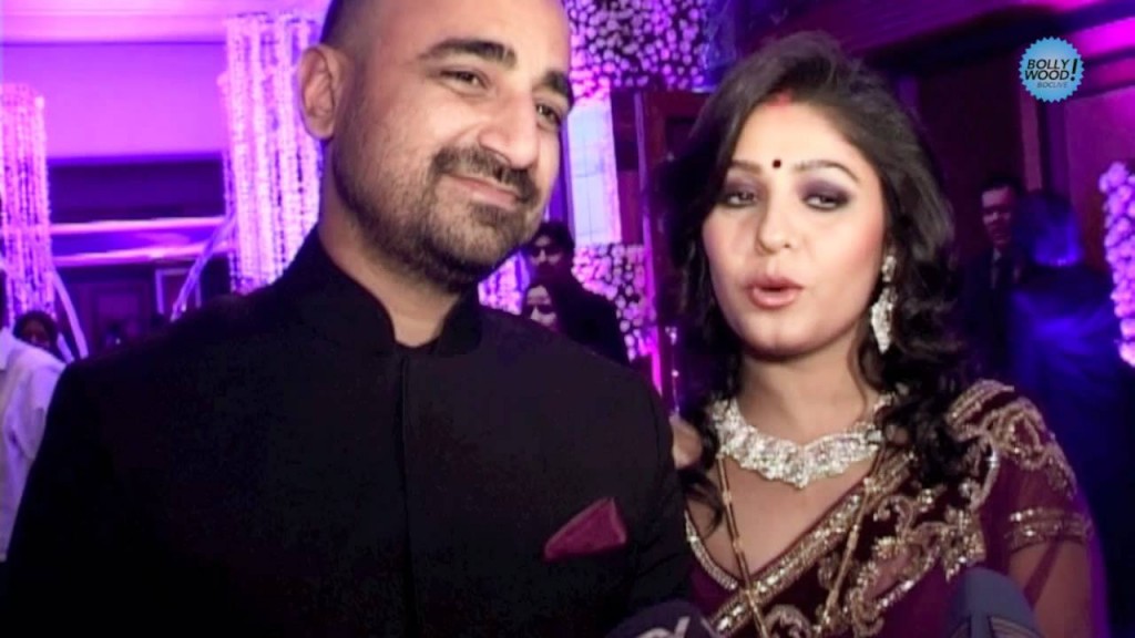 Sunidhi Chauhan Wedding Photos First & Second Marriage Former ,Current Husband Name