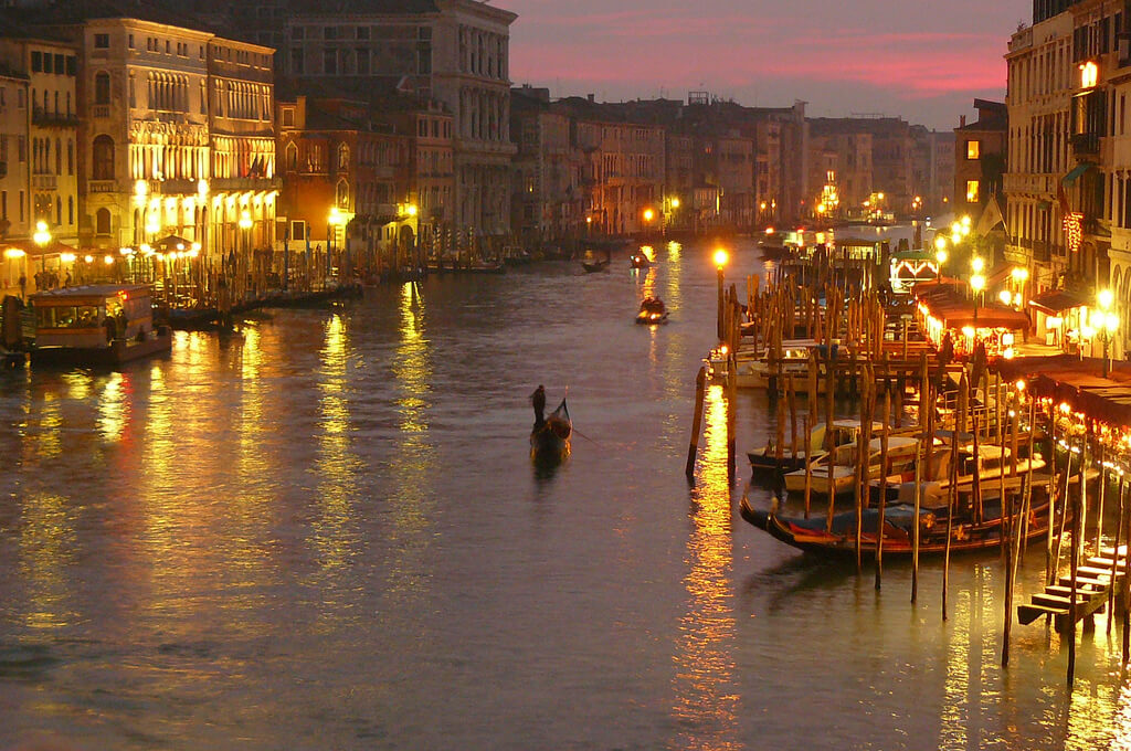 Venice passage