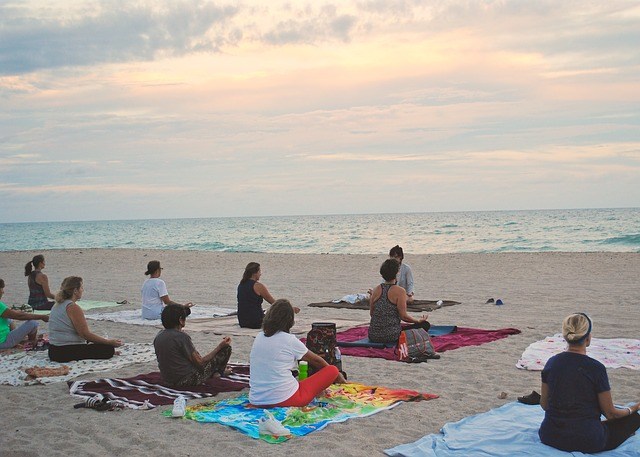 yoga classes at evening beaches