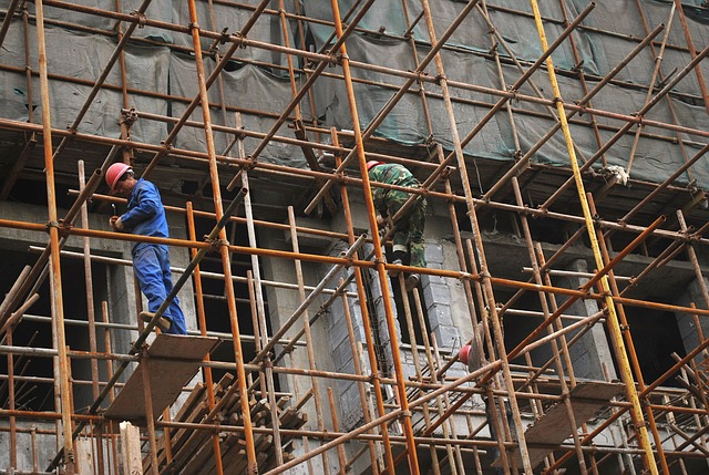 construction workers on Scaffolding
