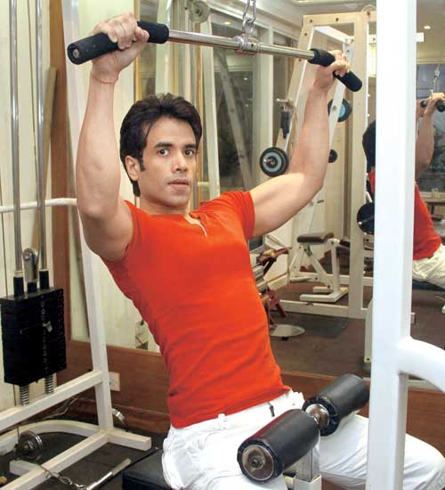 Tusshar Kapoor Workout Diet Plan Fitness Tips Gym Exercise 