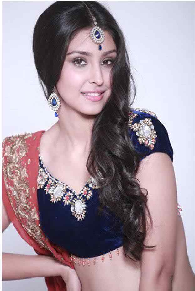 Navneet Kaur Dhillon Miss World Height Weight Body Measurements Family 