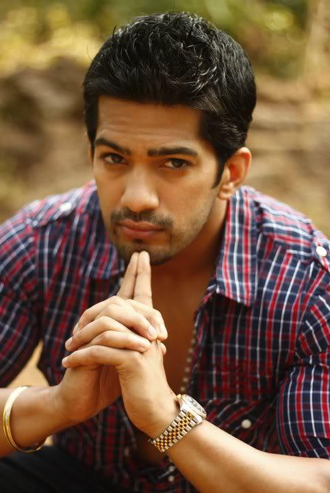 Amit Tandon Height Weight Biceps Chest Arm Size Age Body Measurements 02