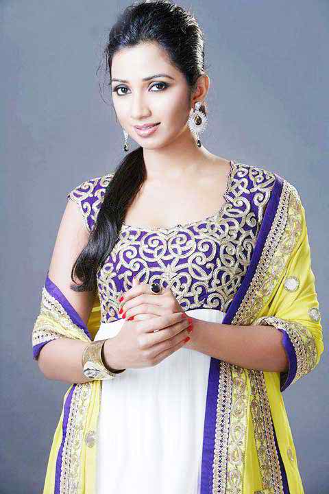 Shreya Ghoshal Body Measurements Height Weight Bra Dress Bust Sizes