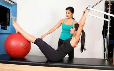 Katrina Kaif belly six pack workout routine exercise