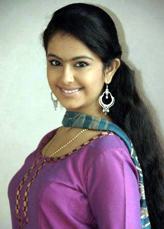 Avika Gor Real Height Weight Body Measurements Age Bra Size