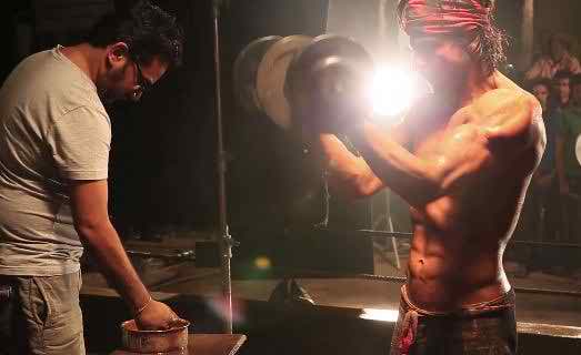 OMG Shahrukh Khan Workout Diet Plan Gym Exercise Routine Leaked With Pictures SRK Breakfast, Lunch, Dinner