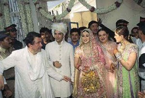 Karisma Kapoor Wedding Pictures Photos Gallery Husband Name Marriage Date  03