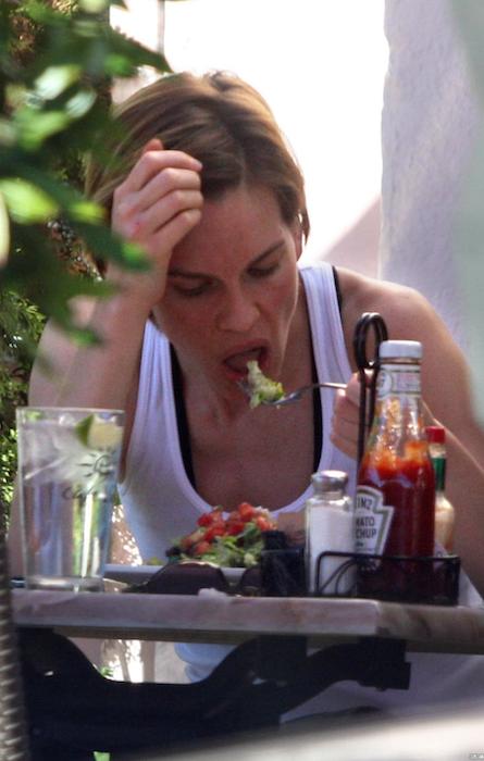 Hilary-Swank-eating-her-diet