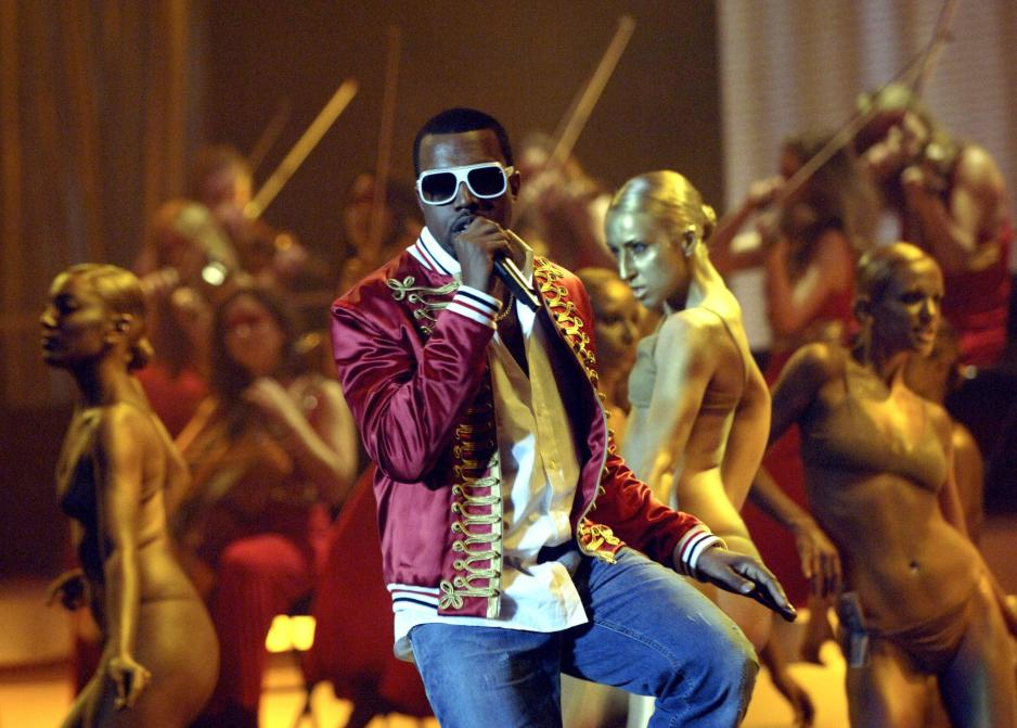 The rapper’s fashion and style shot way up in 2006, at the Grammys, he was ...