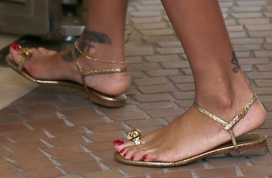 Rihanna Feet.